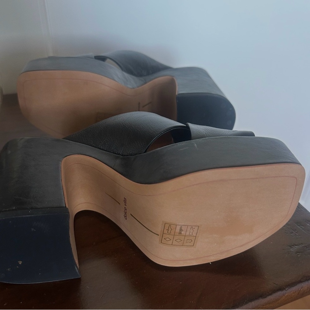 Dolce Vita Black Leather Platform Mule Sandals 7 worn 2x - Picture 2 of 3